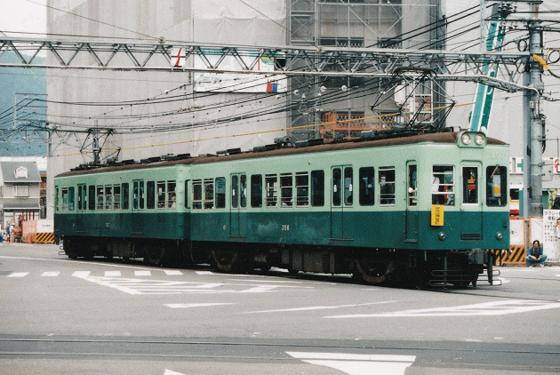 浜大津を発車した京阪３５０形・1990年代後半