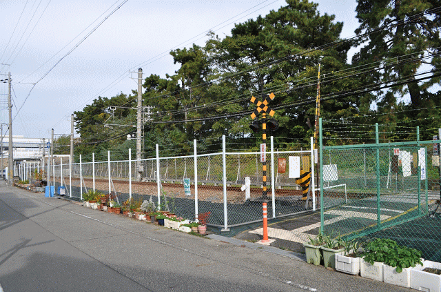 東鳴尾駅北側の踏切の撮影地
