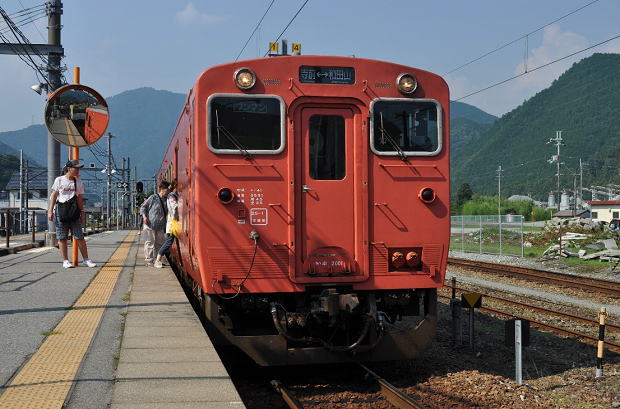 キハ47改造のキハ41（播但線・寺前駅）