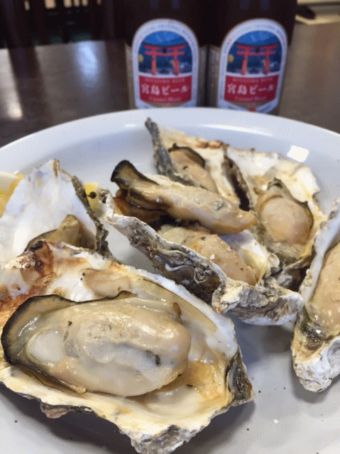 宮島で焼き牡蠣と地ビール