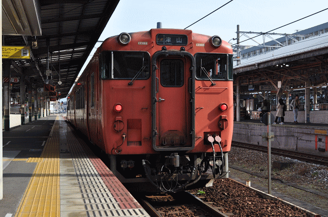岡山発の津山線快速列車