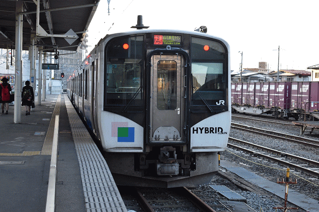 石巻駅のHB210系