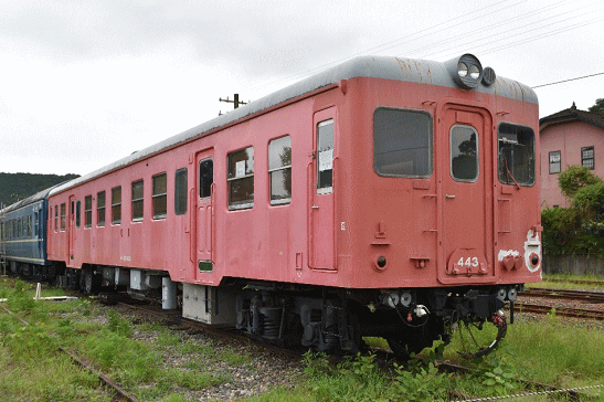 天竜二俣駅横で保存されているキハ２０－４４３