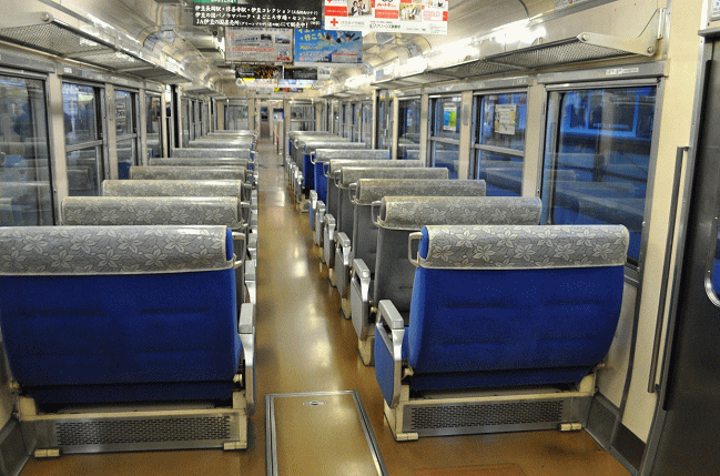 伊豆箱根鉄道の２人掛転換式クロスシート