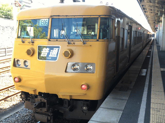 福山駅にて117系電車