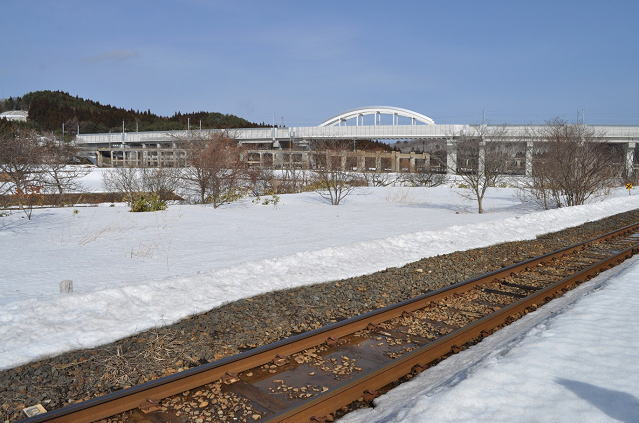 津軽線大平駅から見た北海道新幹線