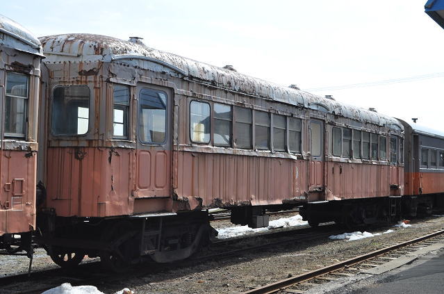 元西武鉄道の電車を改造した客車ナハフ１２００（津軽鉄道）