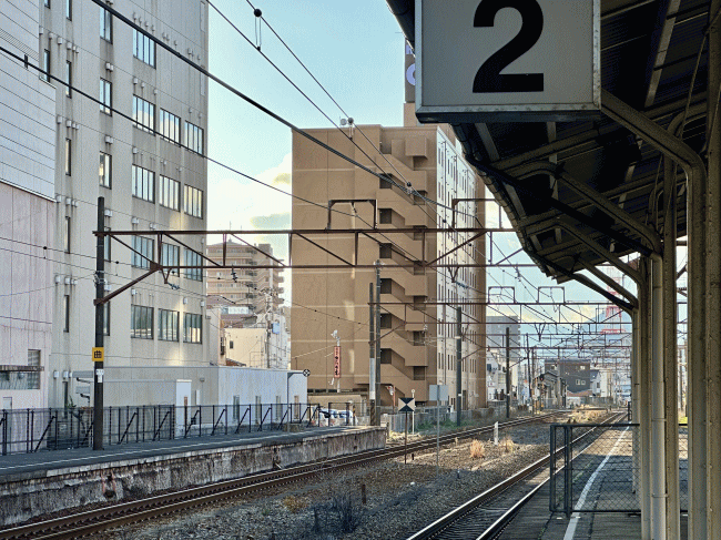 尾道駅から見たホテル・アルファ－ワン尾道