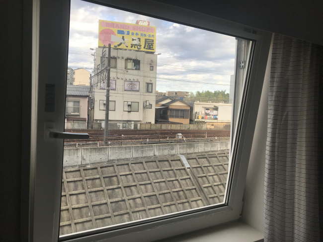 アパホテル京成成田駅前の窓の様子