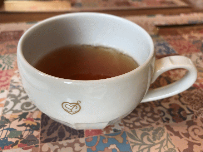 紅茶とカップト（或る列車）