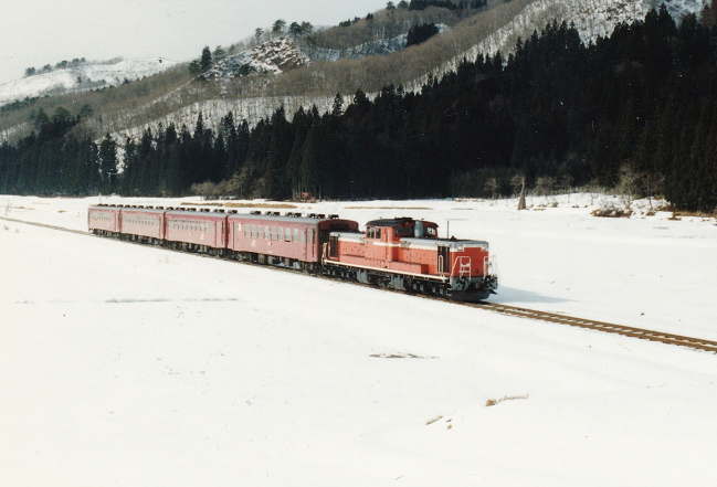 DD51+50系客車による普通列車
