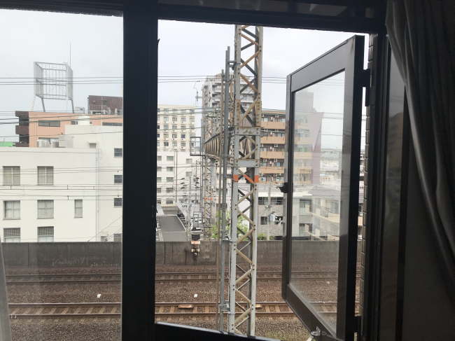 コンフォートホテル堺の窓の開閉