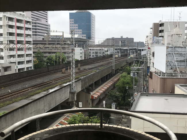 コンフォートホテル堺の廊下から見た南海電鉄