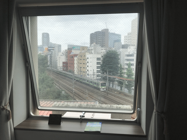 ドーミーインPREMIUM渋谷神宮前から山手線を望む