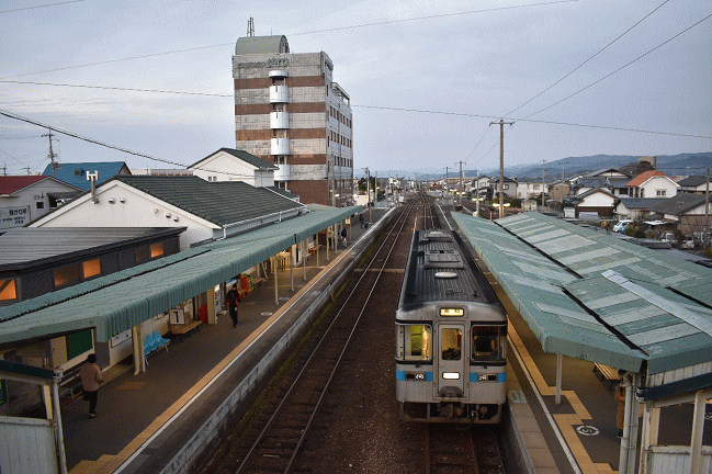 土佐山田駅と1000系気動車