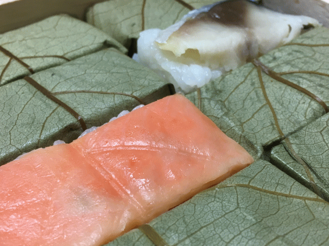 柿の葉ずしミックス・鮭と鯖のお寿司