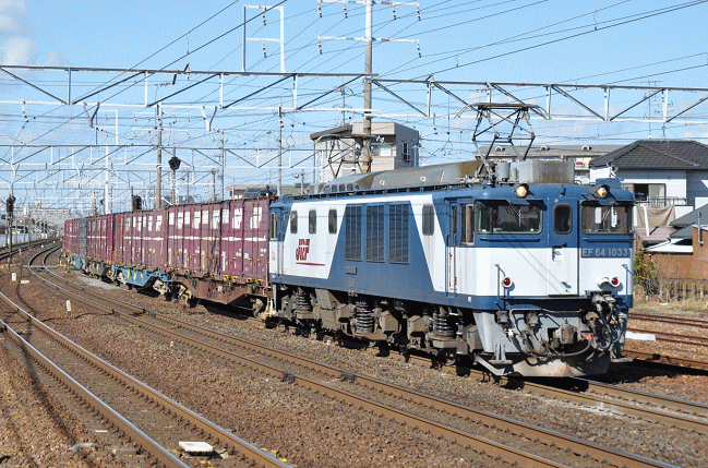 EF64牽引のコンテナ貨物列車（清州駅）