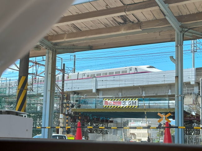 伏見珈琲店から見た東北新幹線のトレインビュー