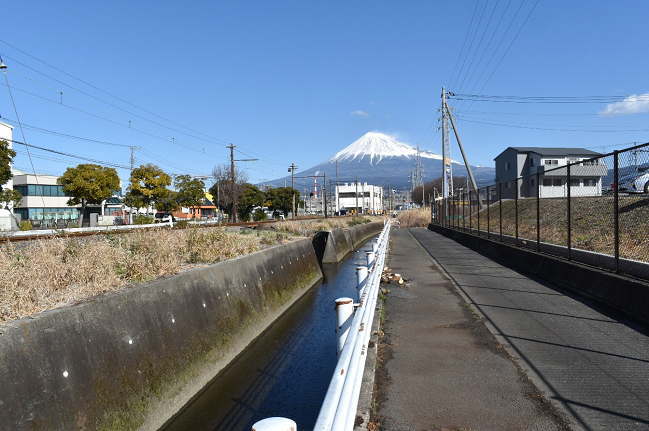 岳南鉄道と富士山を同時に写せる撮影地