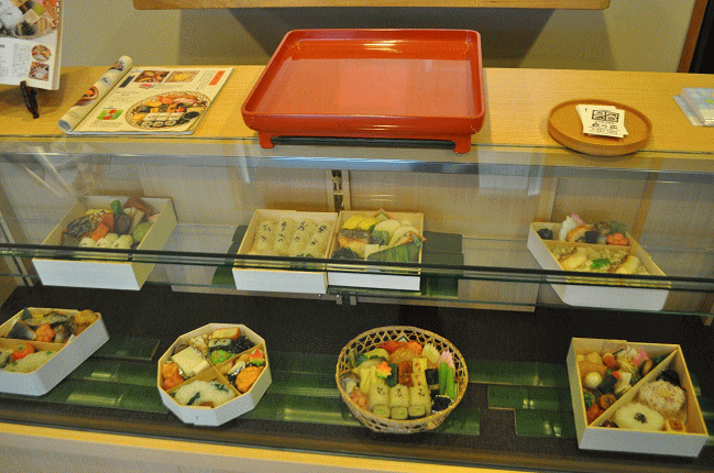 萩乃家のお弁当のディスプレイ
