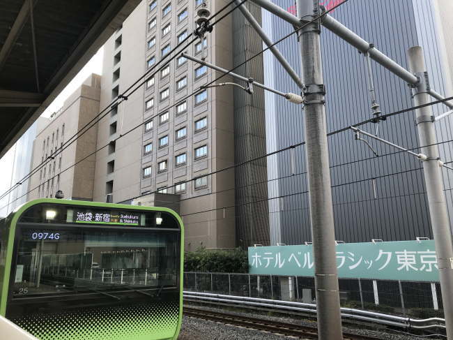 大塚駅ホームから眺めたホテルベルクラシック東京