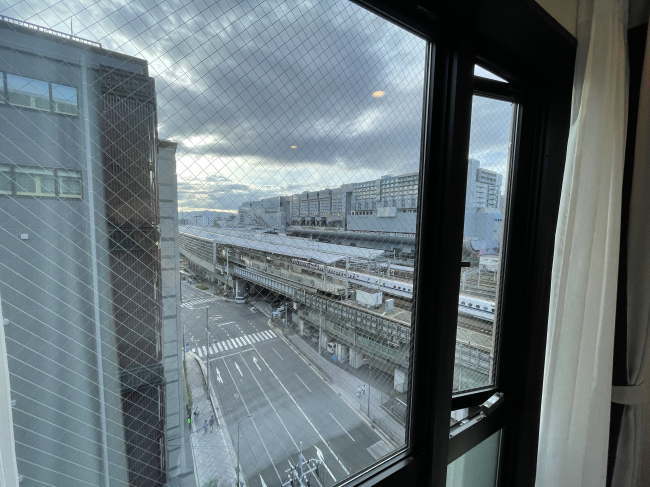 変なホテル京都八条口駅前の窓の開閉