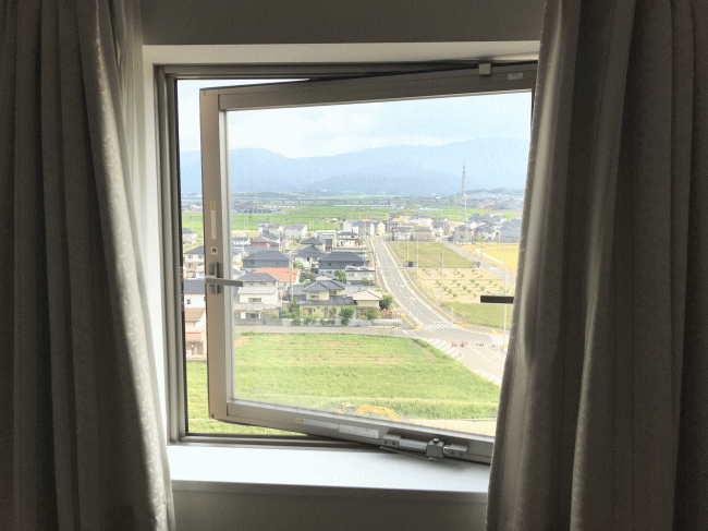 HOTEL AZ 福岡糸島店の窓