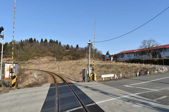 内ヶ巻駅付近の踏切の撮影地