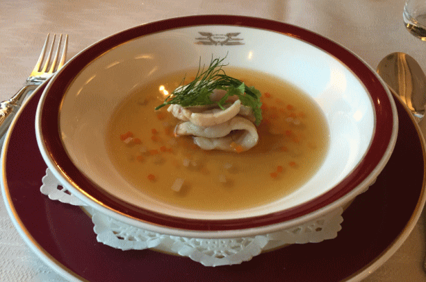 食堂車「ダイナープレヤデス」のディナー・魚のスープ