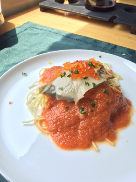 レストラン・キハ（伊勢海老特急イタリアンコース）第一の皿・大原産アワビとイクラの冷製スパゲッティーニ
