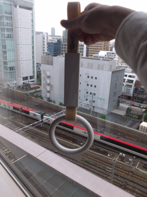 東武ホテルレバント東京の客室から見た成田エクスプレス