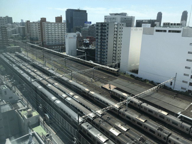 ロッテシティホテル錦糸町から見た鉄道の眺め