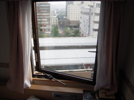 ホテルアルファーワン松江の窓の開き具合