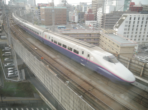 アパヴィラホテル仙台駅五橋から見た東北新幹線の写真