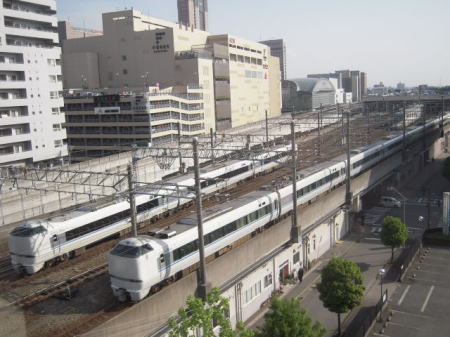 金沢マンテンホテルからの鉄道の眺め