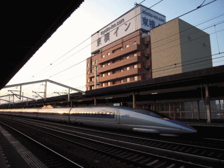 東横イン徳山駅新幹線口と500系新幹線