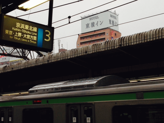 品川駅から望む、東横イン外観