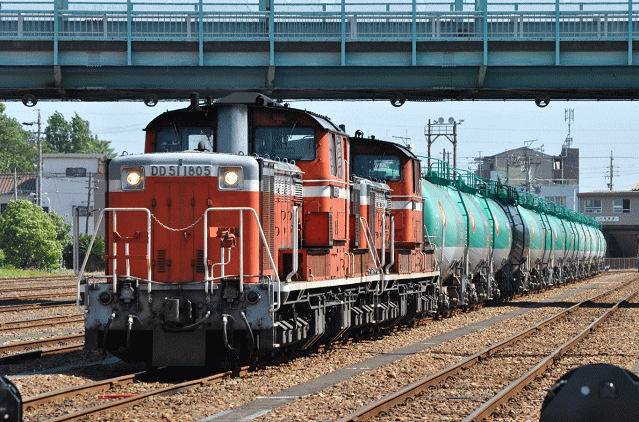 ７２列車南松本行、DD51重連