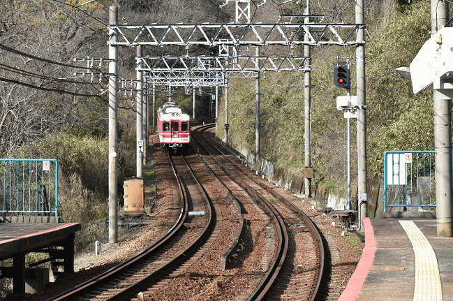 鵯越駅の新開地方面ホームからは新開地行上り列車の撮影が可能