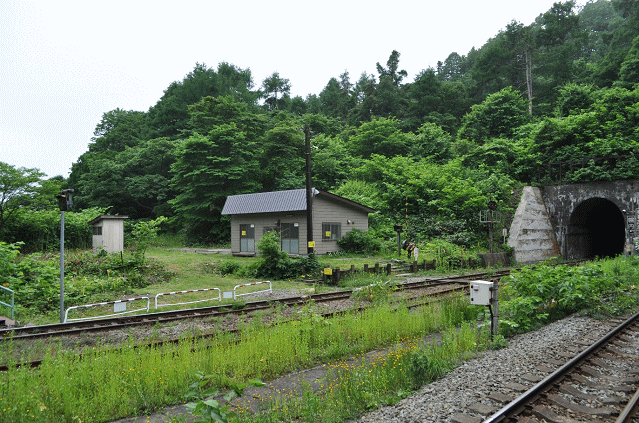 小幌駅の保線用の詰所