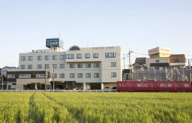 ビジネスホテルこさなぎから鉄道が見えると分かる写真