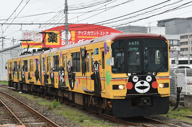01形くまモンラッピング電車