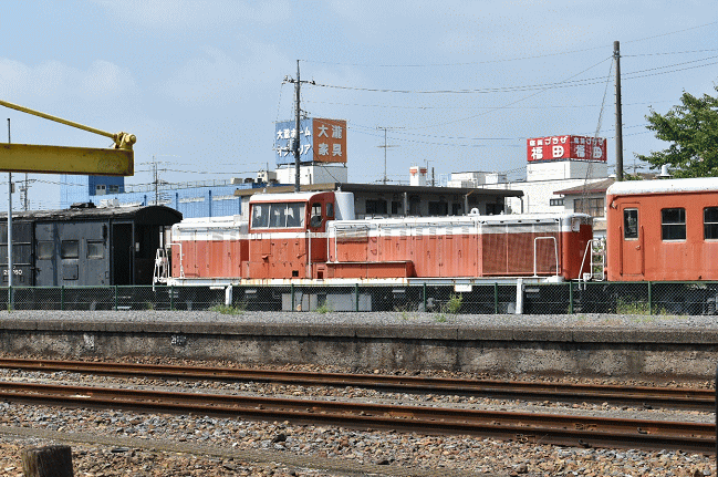真岡駅の留置線の貨車やディーゼル機関車