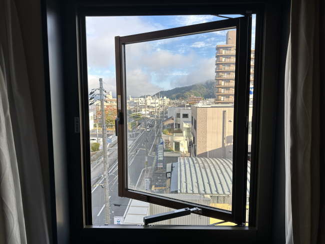 舞鶴グランドホテルの窓の様子