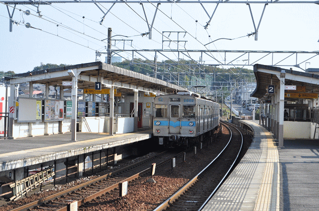 黒笹駅ホームにて3000形電車を撮影