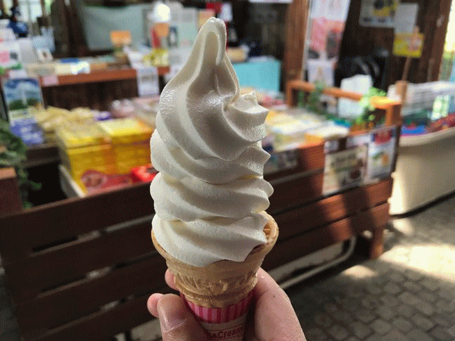 高森駅で購入したソフトクリーム