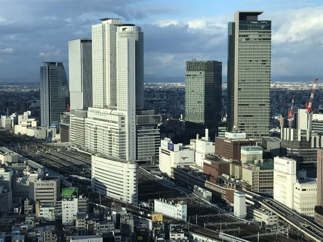 名古屋プリンスホテルスカイタワーから見た名古屋駅と高層ビル群