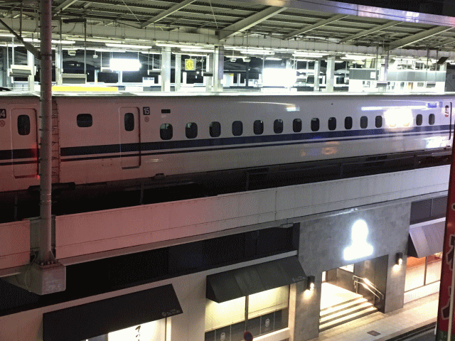 名古屋フラワーホテルから見た東海道新幹線の名古屋駅