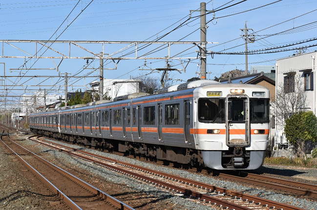 二川駅に到着する浜松行特別快速5100F列車