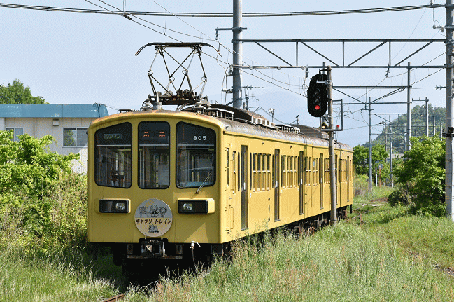 近江鉄道の800系電車（鳥居本駅）